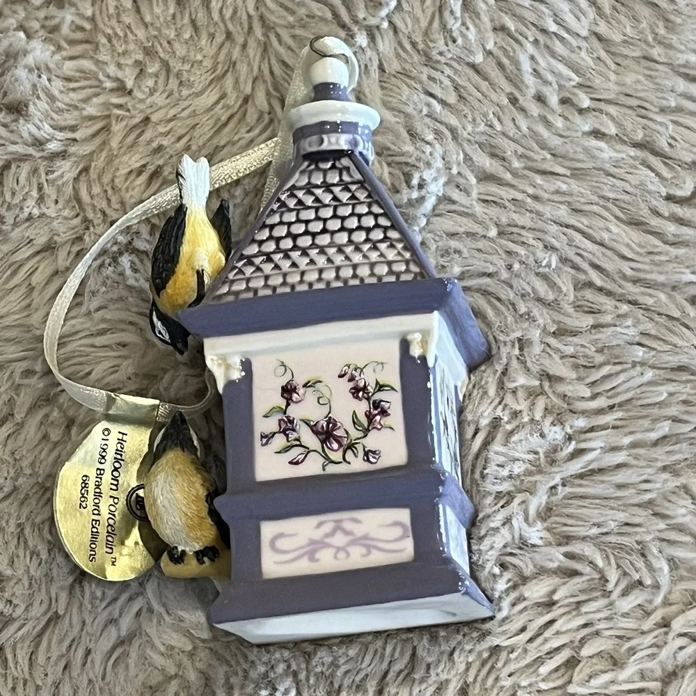 1999 Heirloom Poreclain Harmony Hearth Birdhouse Ornament Bradford‎ Exchange
